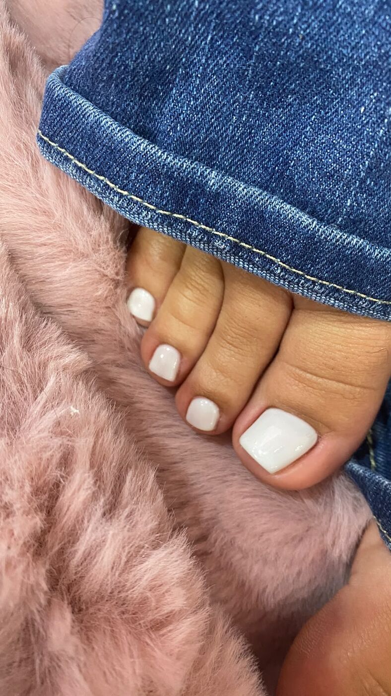 Pedicure blanco Floribels Studio
